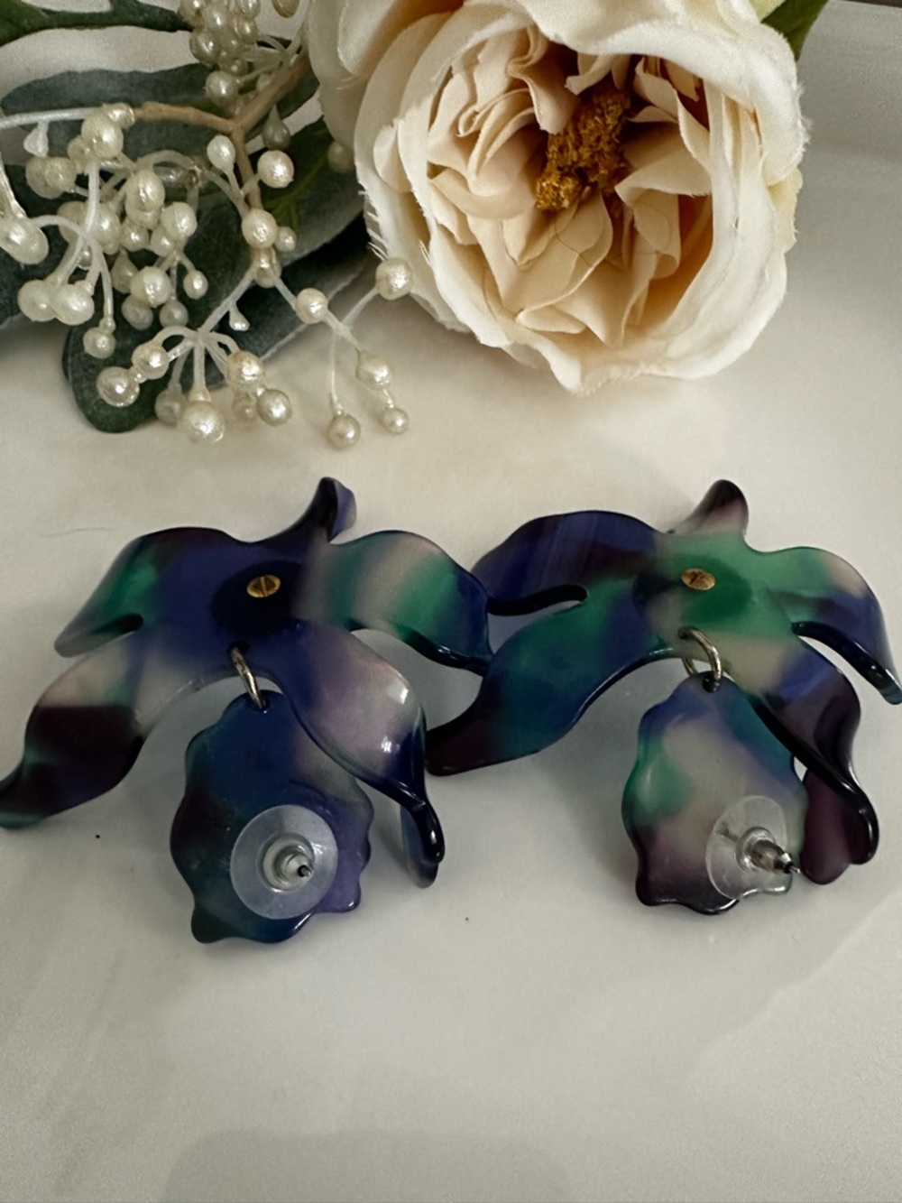 Lele Sadoughi Crystal Lily Earrings - Picture 6 of 14